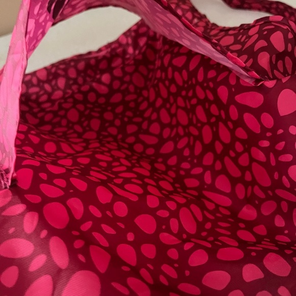 Avia Lightweight Shoulder Bag - Picture 2 of 8